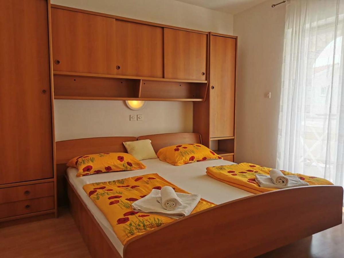 Apartments Miranda Лопар Экстерьер фото