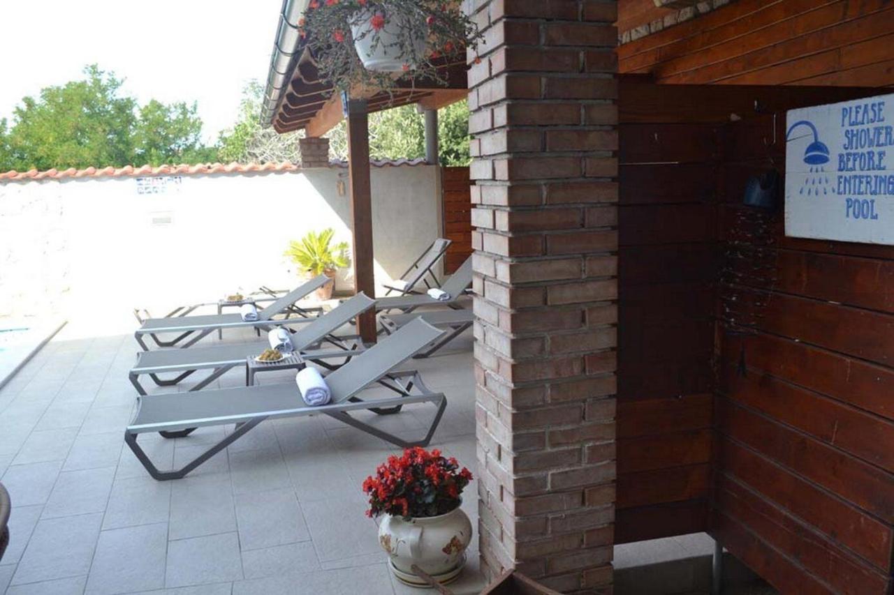 Apartments Miranda Лопар Экстерьер фото
