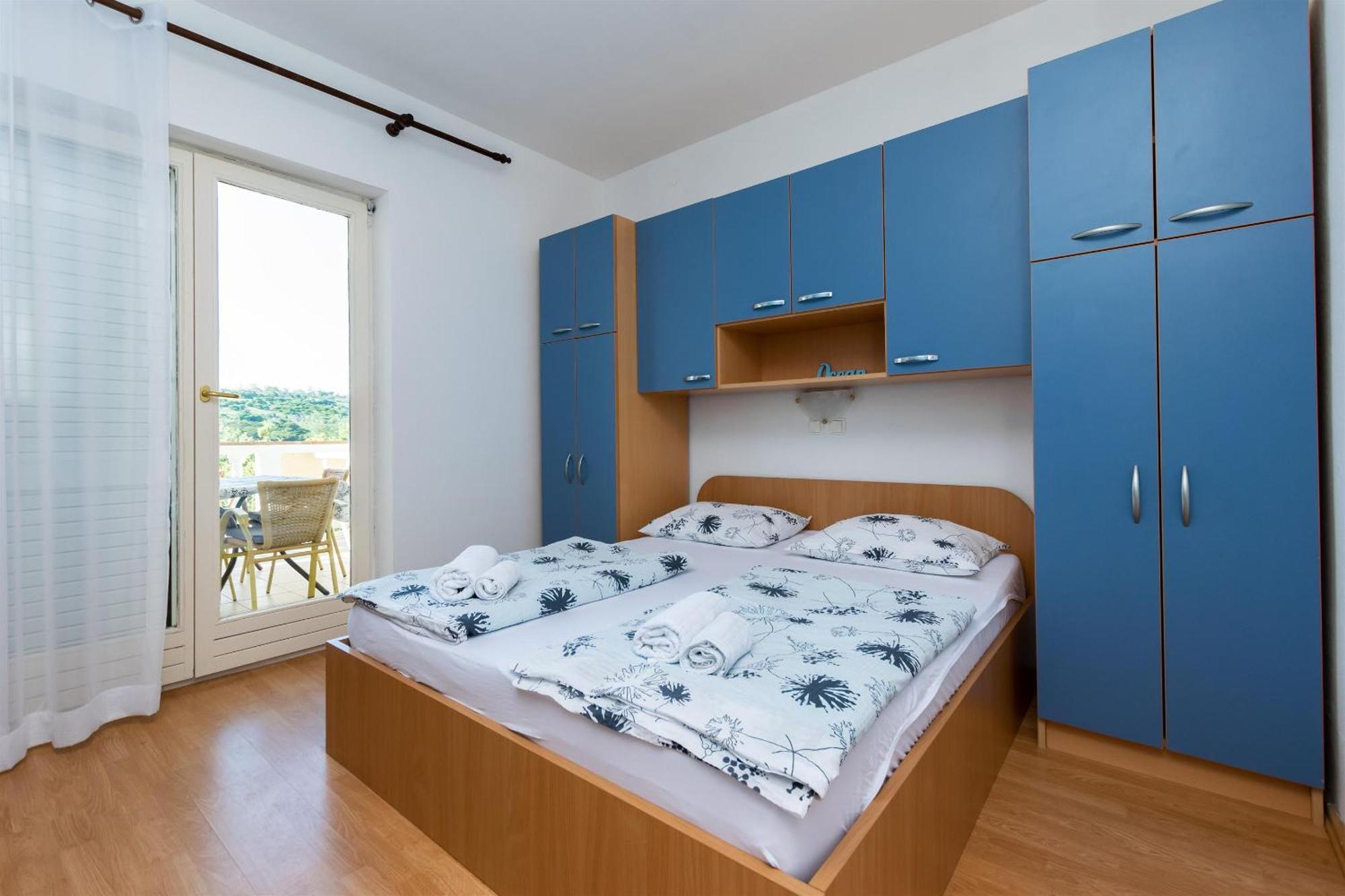 Apartments Miranda Лопар Экстерьер фото