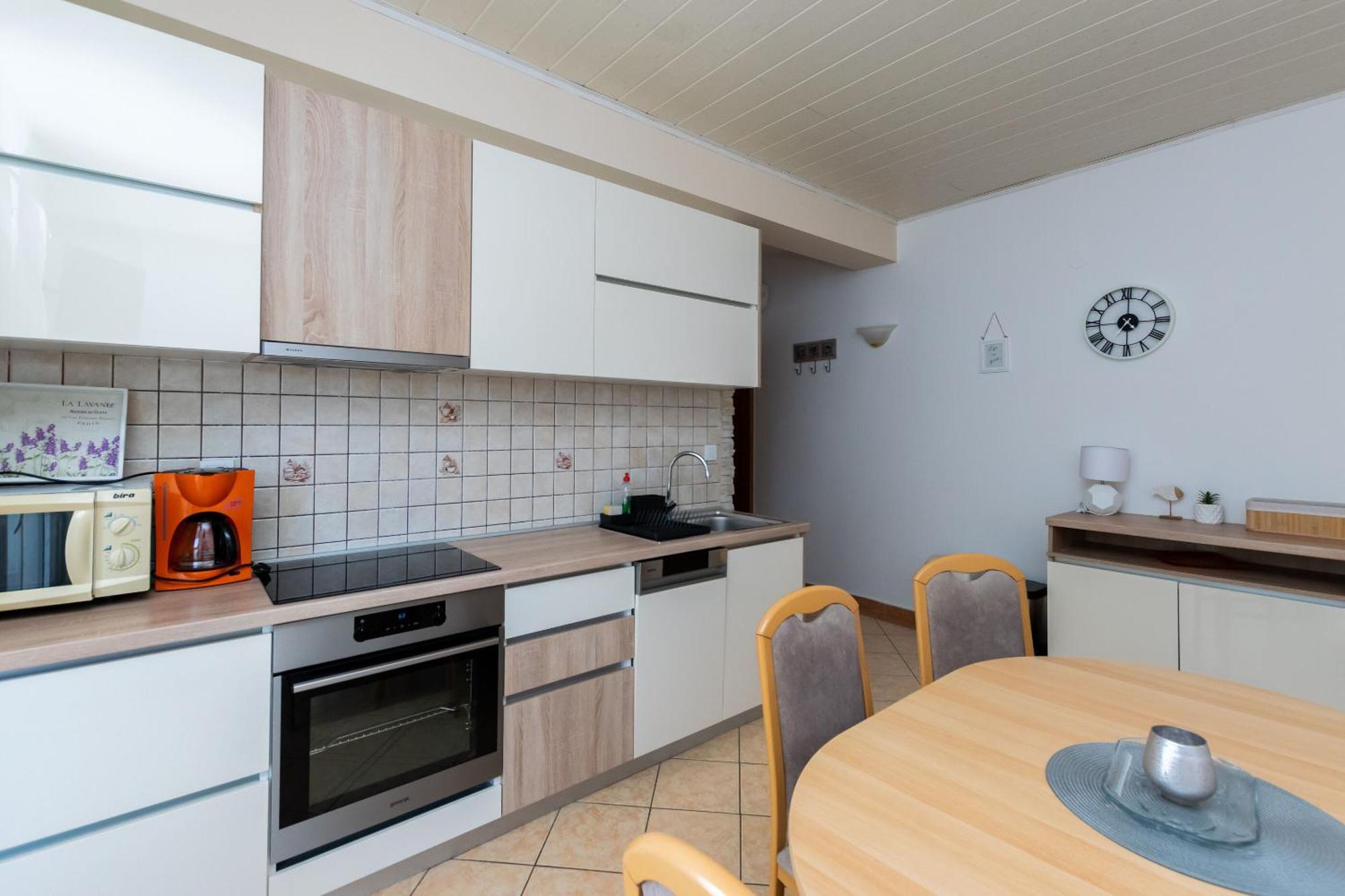 Apartments Miranda Лопар Экстерьер фото