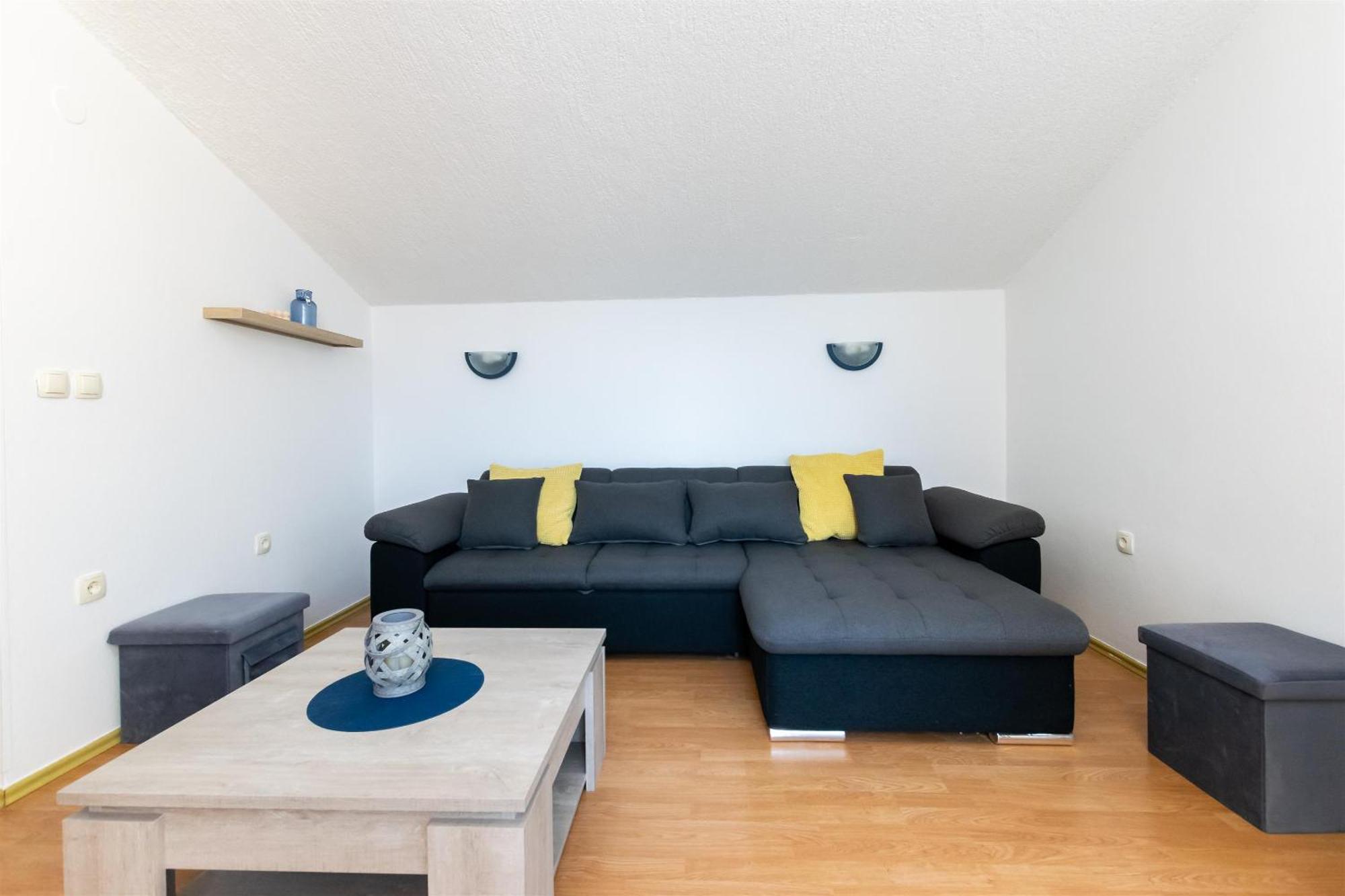 Apartments Miranda Лопар Экстерьер фото