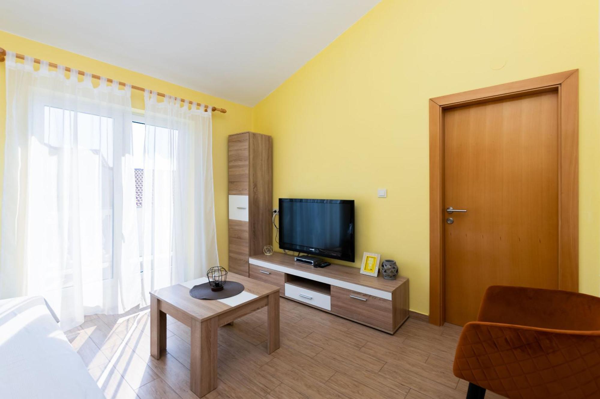 Apartments Miranda Лопар Экстерьер фото