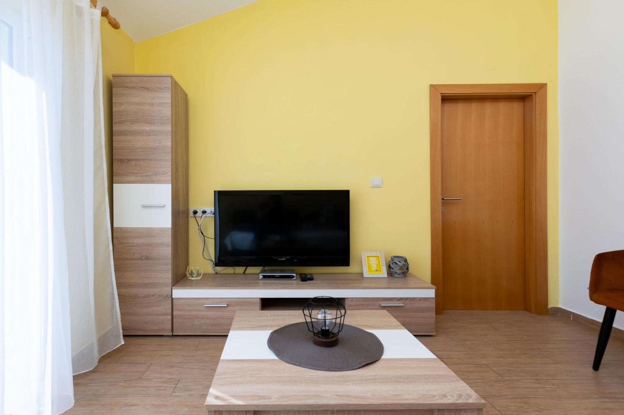 Apartments Miranda Лопар Экстерьер фото